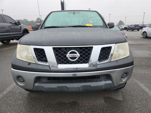 Used 2010 Nissan Frontier SE w/ SE Value Truck Pkg image 8