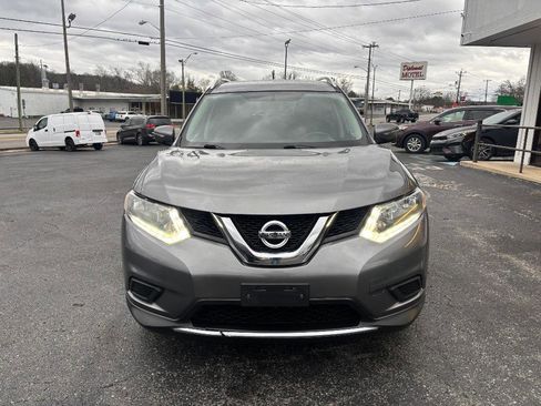 Used 2015 Nissan Rogue SV image 3
