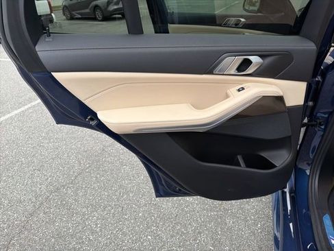 Used 2022 BMW X5 xDrive40i w/ M Sport Package image 15