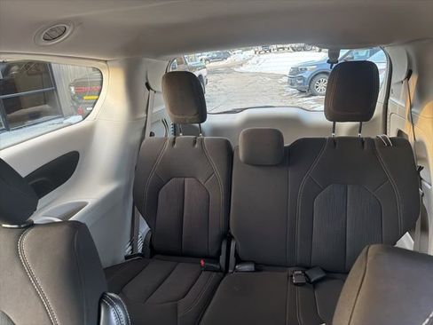 Used 2023 Chrysler Voyager LX image 14