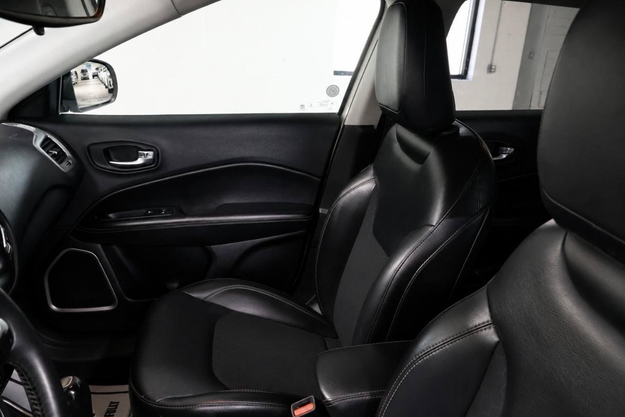 Used 2018 Jeep Compass Latitude FWD image 19
