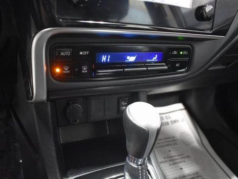 Used 2018 Toyota Corolla L image 17