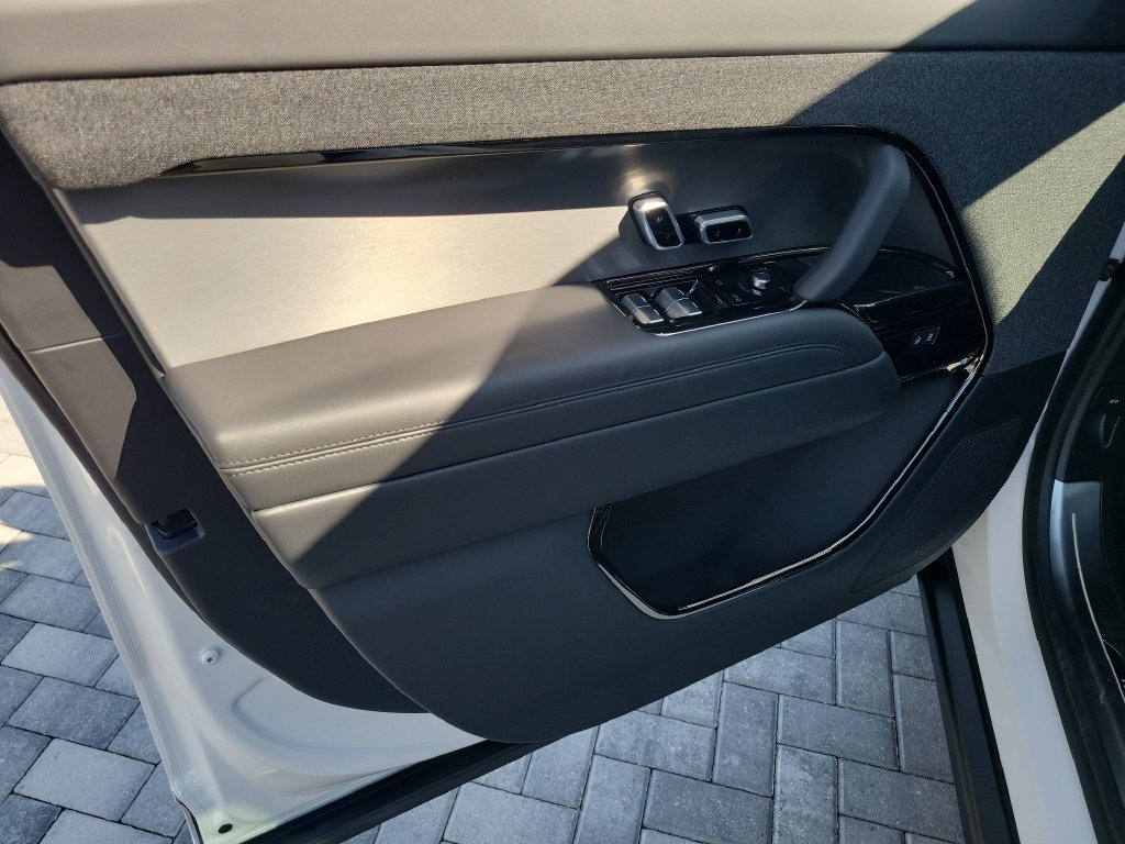 New 2027 Land Rover Range Rover Sport Dynamic SE AWD/4WD image 23