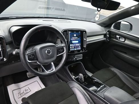 Used 2022 Volvo XC40 P8 Recharge Plus AWD/4WD image 20