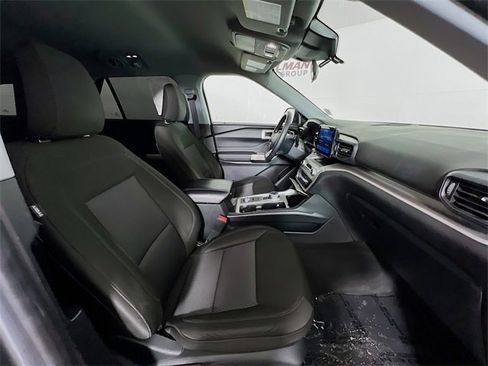 Used 2022 Ford Explorer XLT w/ Class IV Trailer Tow Package image 40