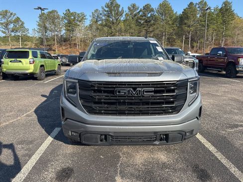 Used 2023 GMC Sierra 1500 Elevation AWD/4WD image 2