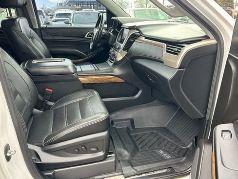 Used 2020 GMC Yukon XL Denali w/ Denali Premium Package image 17