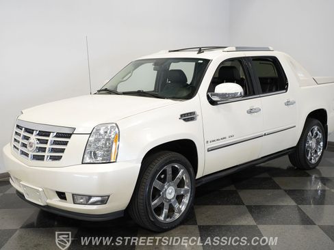 Used 2009 Cadillac Escalade EXT image 6