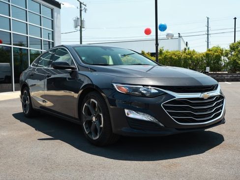 Used 2023 Chevrolet Malibu LT FWD image 2