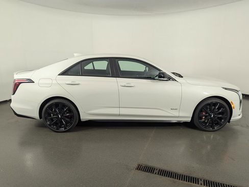 Used 2022 Cadillac CT4 V image 8