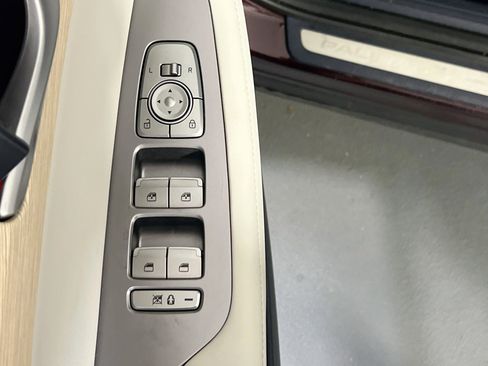 Used 2024 Hyundai Palisade Limited AWD/4WD image 18