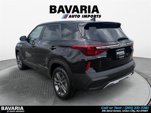 Used 2023 Kia Seltos LX AWD/4WD image 3