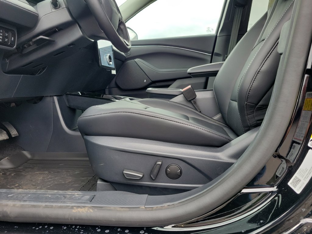 New 2026 Ford Mustang Mach-E Premium w/ Technology Package AWD/4WD image 19
