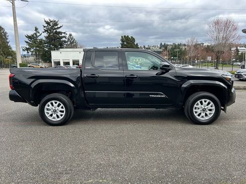 Certified 2025 Toyota Tacoma SR5 image 4