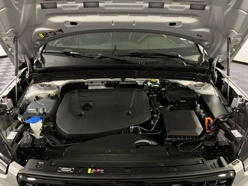 Certified 2023 Volvo XC40 B5 Ultimate w/ Protection Package Premier image 43