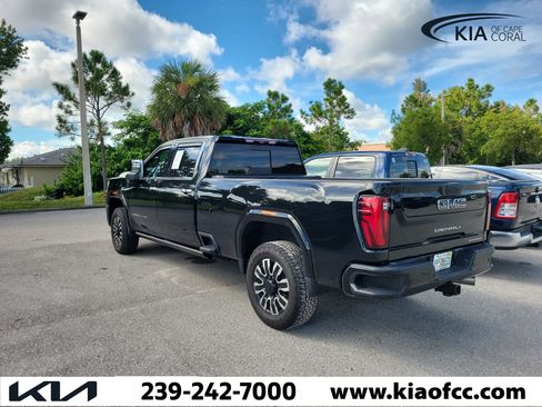 Used 2024 GMC Sierra 3500 Denali Ultimate AWD/4WD image 6