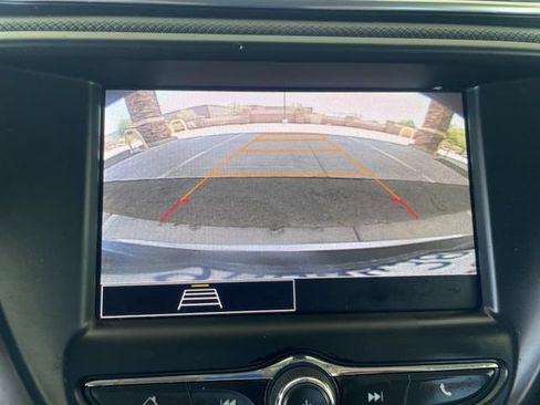 Used 2023 Chevrolet TrailBlazer LT FWD image 14