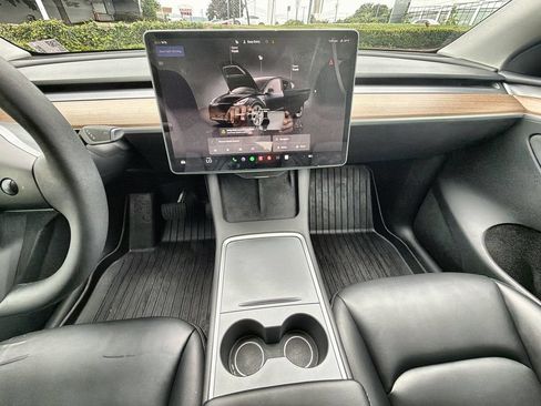 Used 2024 Tesla Model Y Long Range RWD image 24