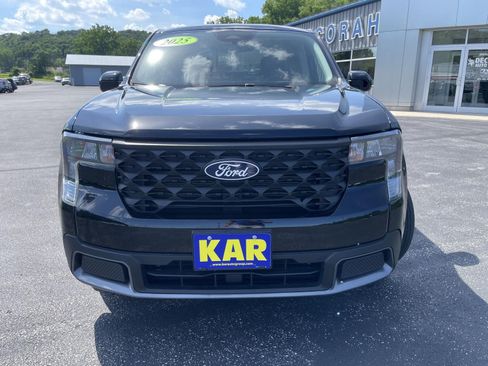 Certified 2025 Ford Maverick XLT w/ Equipment Group 301A AWD/4WD image 4
