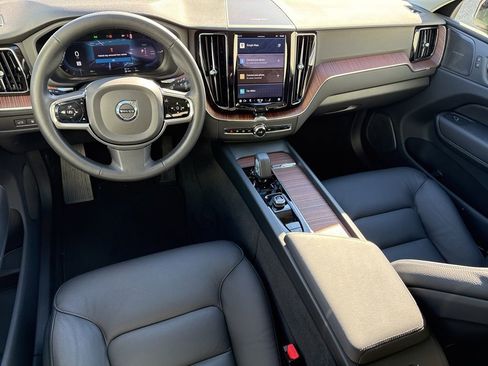 Used 2024 Volvo XC60 T8 Plus w/ Protection Package Premier image 18