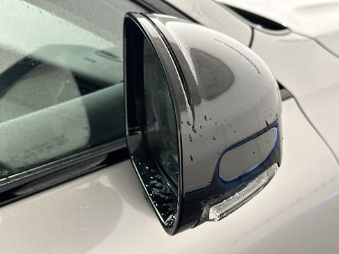 Used 2025 Volvo XC60 B5 Plus image 10