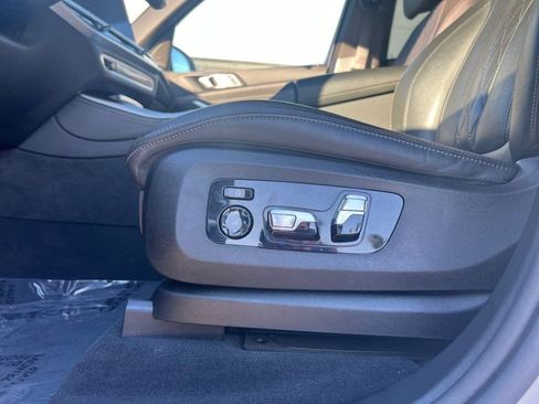 Used 2025 BMW X5 xDrive50e image 12
