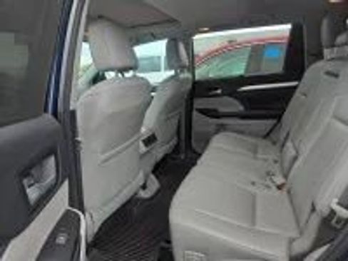Used 2016 Toyota Highlander XLE AWD/4WD image 4