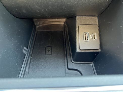 Used 2022 Ford Edge Titanium image 31