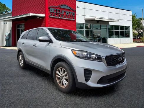 Used 2019 Kia Sorento L FWD image 2