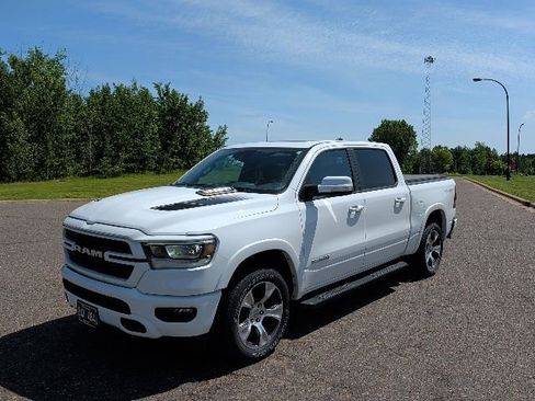 Used 2022 RAM 1500 Laramie AWD/4WD image 1