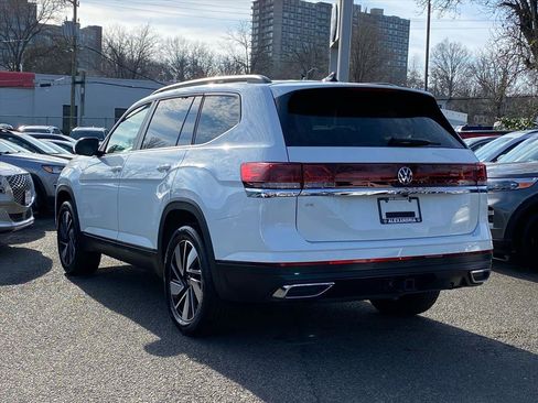 Certified 2024 Volkswagen Atlas SE w/ Panoramic Sunroof Package image 4