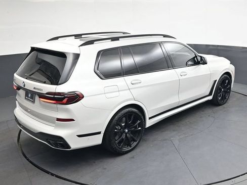 Used 2025 BMW X7 M60i AWD/4WD image 35