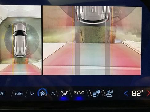 New 2026 Chevrolet Traverse RS image 17