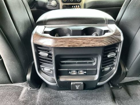 Used 2019 RAM 1500 Laramie AWD/4WD image 22