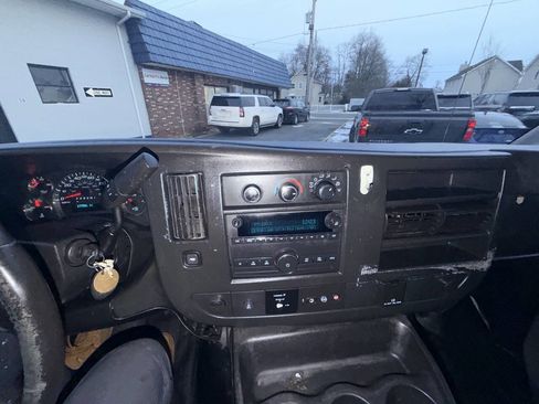 Used 2020 Chevrolet Express 2500 2500 3dr Cargo Van w/ Driver Convenience Package image 29