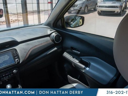 Used 2023 Nissan Kicks SR w/ SR Premium Package FWD image 18