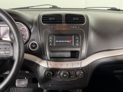 Used 2017 Dodge Journey SXT w/ Comfort/Convenience Group image 13