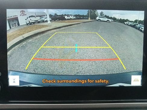 Used 2025 Toyota Camry SE FWD image 23