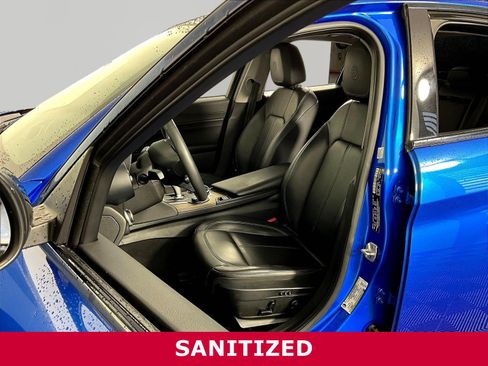 Used 2019 Alfa Romeo Giulia Ti w/ Nero Edizione RWD image 21