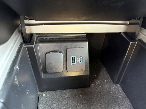 Used 2023 Ford Explorer Limited RWD image 24