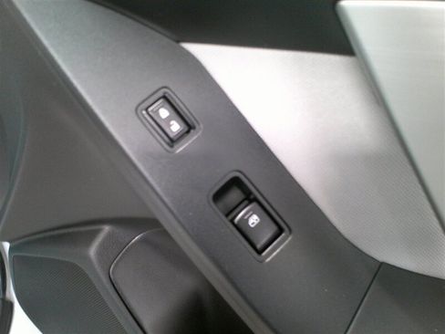 Used 2015 Subaru Forester 2.5i Premium w/ All-Weather Package image 30