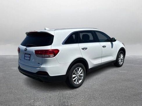Used 2017 Kia Sorento FWD w/ LX Convenience Package image 7