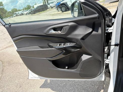 New 2026 Chevrolet Trax ACTIV w/ Sunroof Package FWD image 29