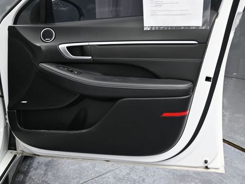 Used 2022 Hyundai Sonata Limited FWD image 35