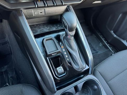 Used 2024 GMC Canyon Elevation image 16