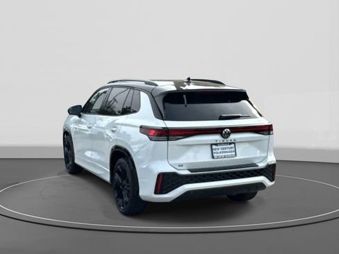 New 2026 Volkswagen Tiguan SE R-Line image 3