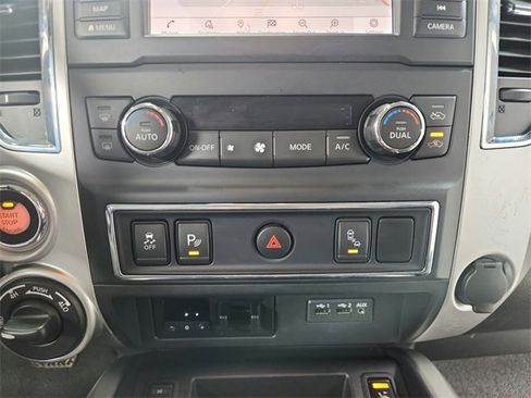 Used 2019 Nissan Titan SV w/ SV Convenience Package image 29