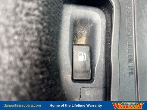 Used 2017 Subaru Outback 2.5i Limited image 11