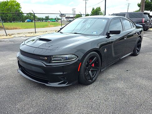 Used 2016 Dodge Charger R/T Scat Pack w/ Beats Audio Group RWD image 2