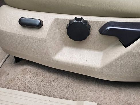 Used 2005 Ford Expedition XLT image 19